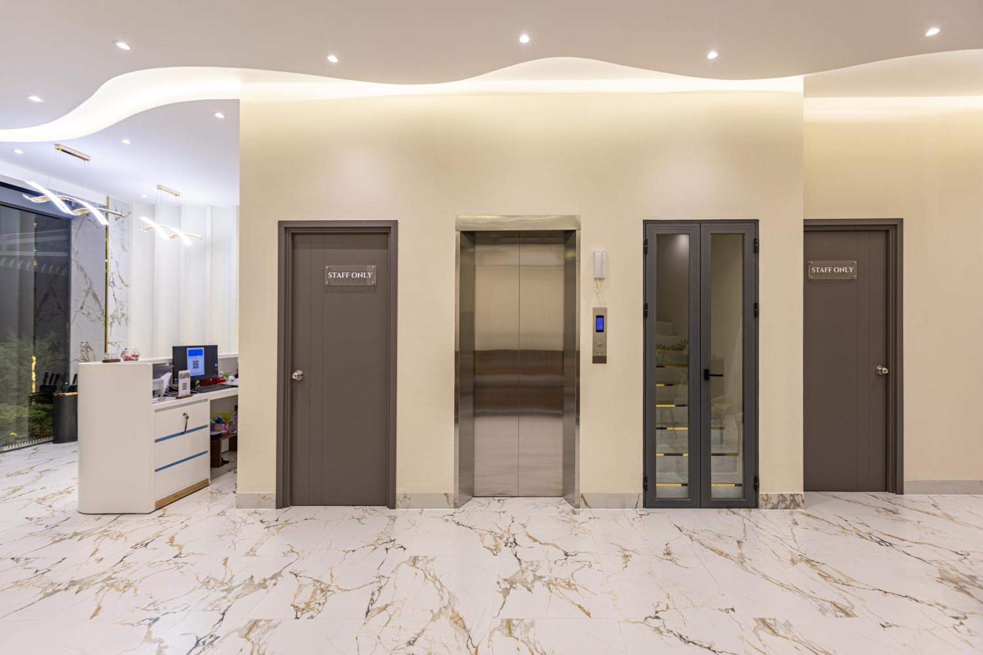 V'Luna Hotel - Managed By Thm Cần Thơ Extérieur photo