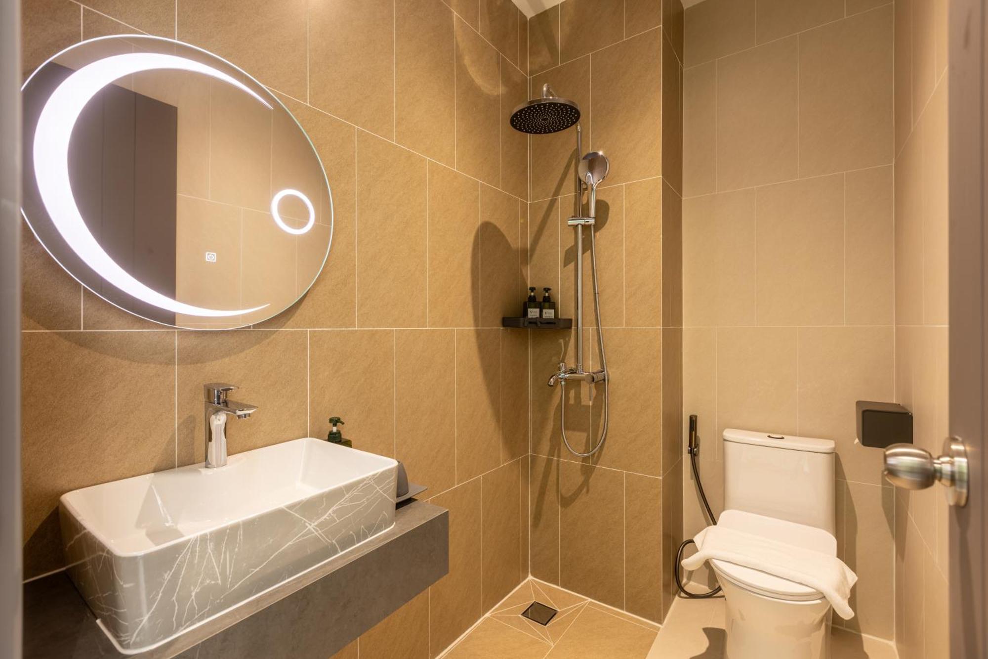 V'Luna Hotel - Managed By Thm Cần Thơ Extérieur photo
