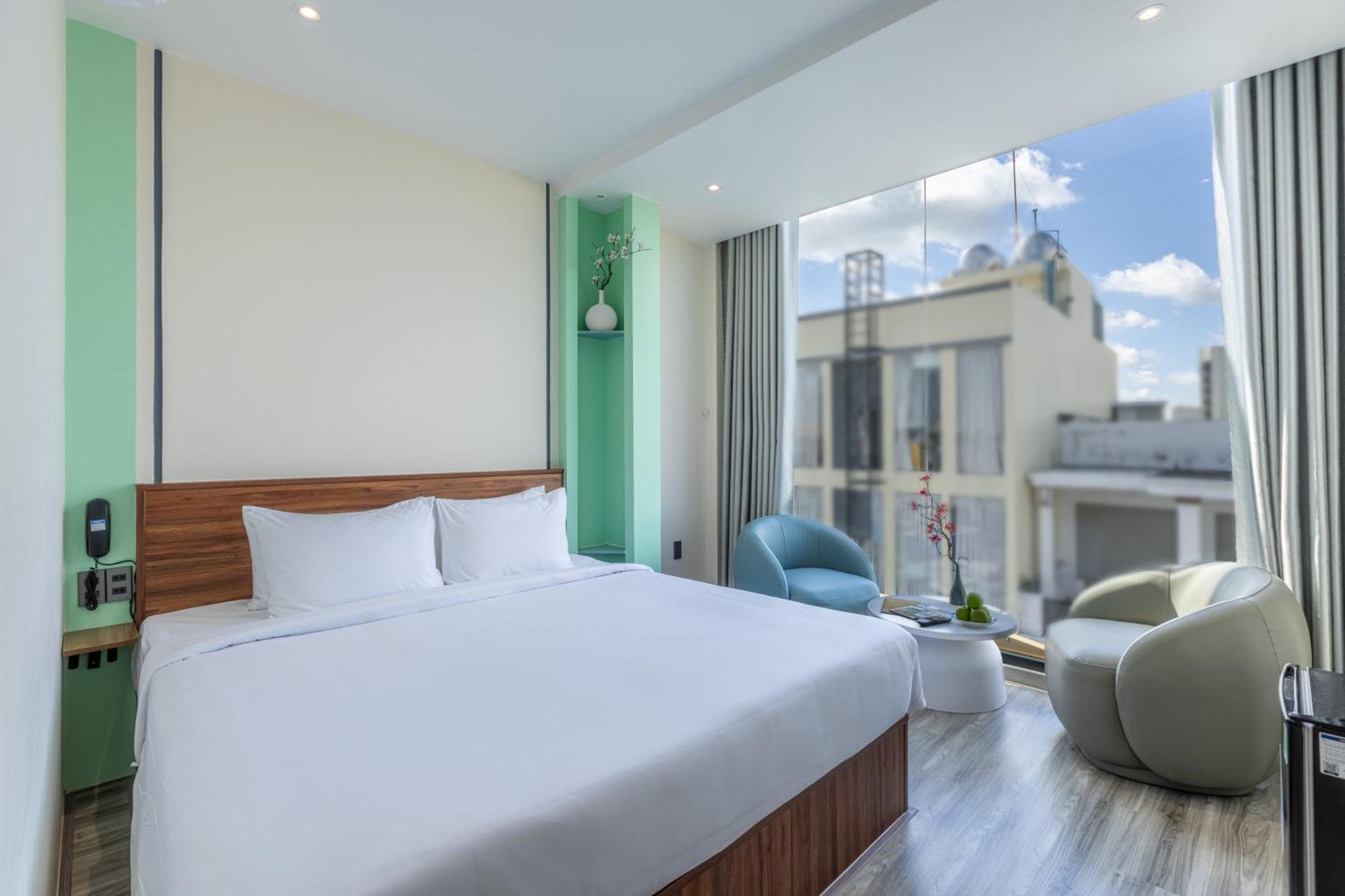 V'Luna Hotel - Managed By Thm Cần Thơ Extérieur photo