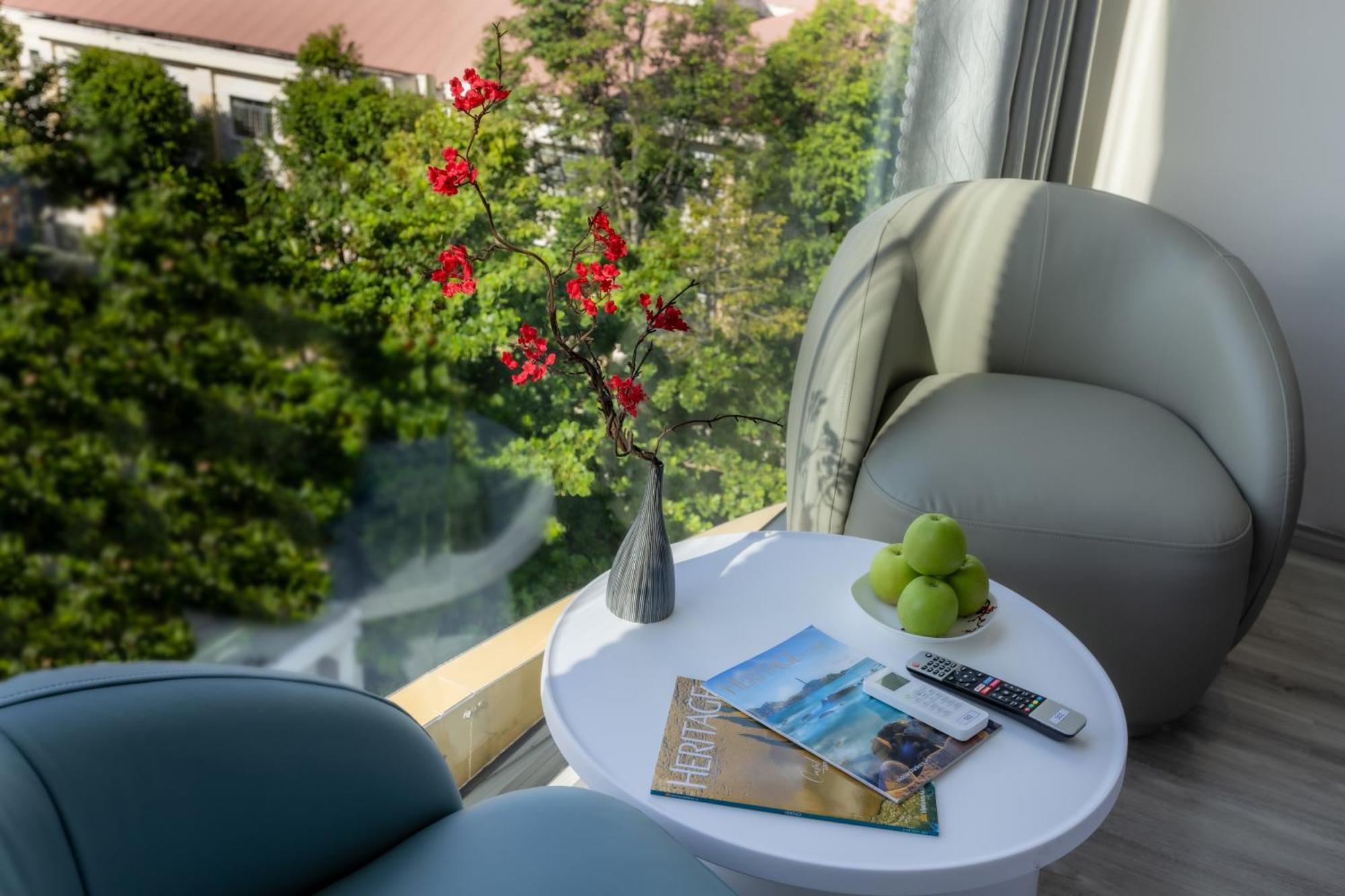 V'Luna Hotel - Managed By Thm Cần Thơ Extérieur photo